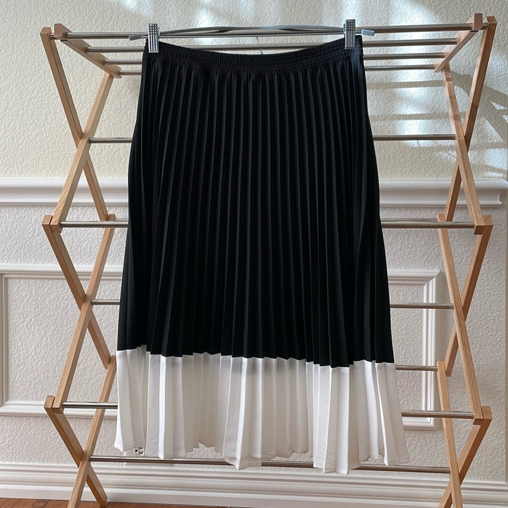 Black & white skirt